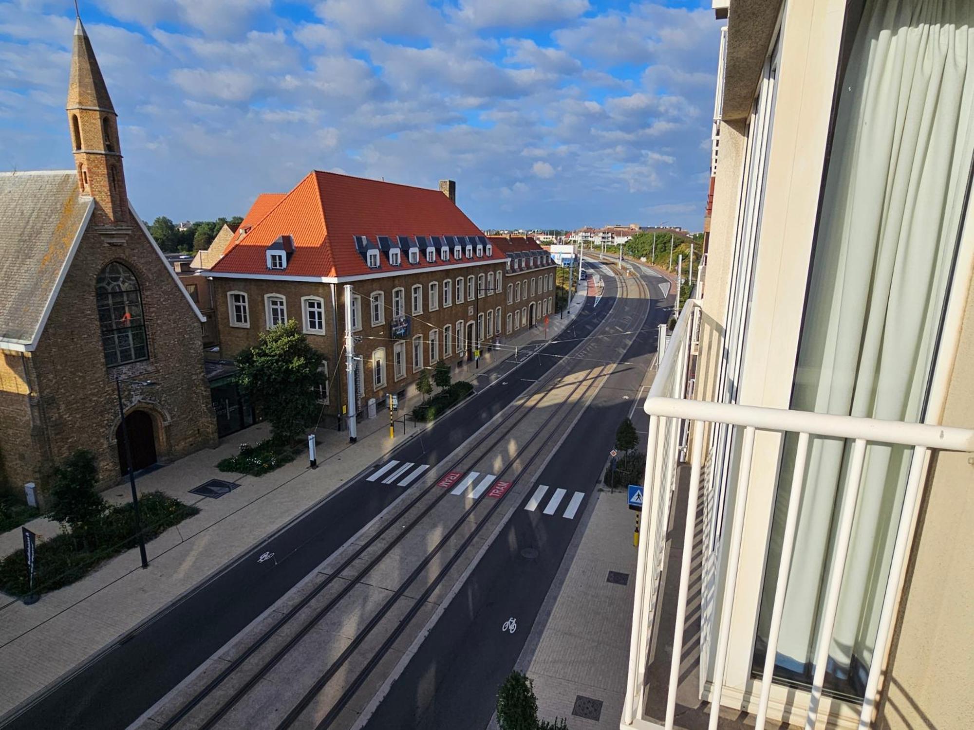 Cote A L'Oostduinkerke Met Gratis Garage Apartment Ngoại thất bức ảnh